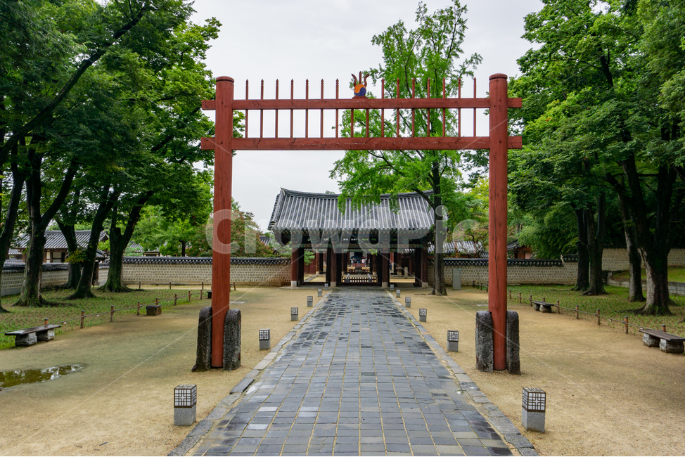 경기전,홍살문,경기전홍살문,전주,홍전문,홍문,전주경기전,문화재,유적,태조,이성계,어진,한국,전통,korea,traditional,architecture,건축물,답사,한옥마을,보물,신사,사적,사당,사찰,heritage,한국전통,한국문화,korean traditional,korean culture,랜드마크,landmark,tourist attraction,한국랜드마크,한국관광지,한국명소,korea landmark,korea tourist attraction