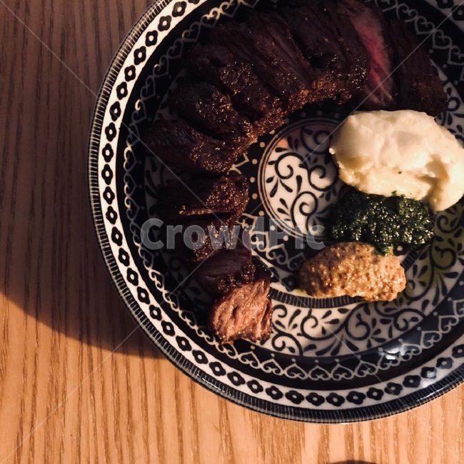 데이트,스테이크,date,stake,플레이팅,폴란드그릇,platting,음식,식재료,요리,food,cook,meal,dishes,food reserves,육류,고기,meat,양식,서양음식,서양요리,western food,western dishes,western meal,western cook