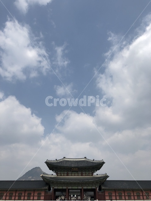 한국,서울,경복궁,한옥,기와집,기와,건축물,한국건축물,동양건축물,문화유산,궁,고궁,korea,korean,한국전통,한국문화,korean traditional,korean culture,랜드마크,landmark,tourist attraction,한국랜드마크,한국관광지,한국명소,korea landmark,korea tourist attraction