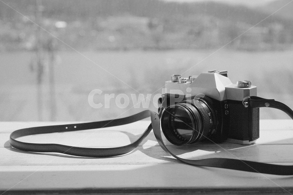 카메라,사진기,사물,camera,필름카메라,렌즈,흑백,사진작가,포토그래퍼,photographer,흑백,모노톤,monochrome,black and white,사물,물건,오브젝트,thing,object,matter