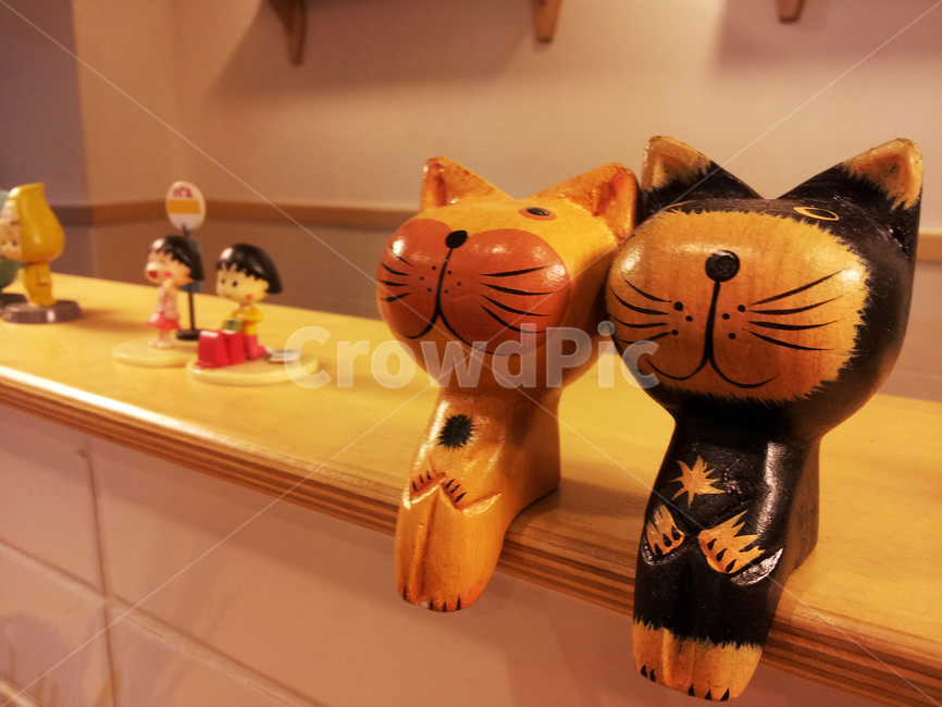 고양이인형,인테리어,실내,cat,doll,목각인형,편안함,table,감성,sensible,feeling,cute,interior,인테리어,실내디자인,interior design,사물,물건,오브젝트,thing,object,matter