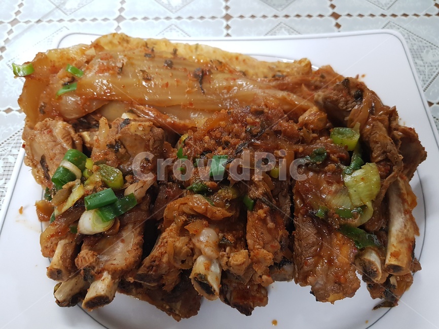 등갈비,등갈비김치찜,묵은지,돼지등갈비술안주,돼지뼈