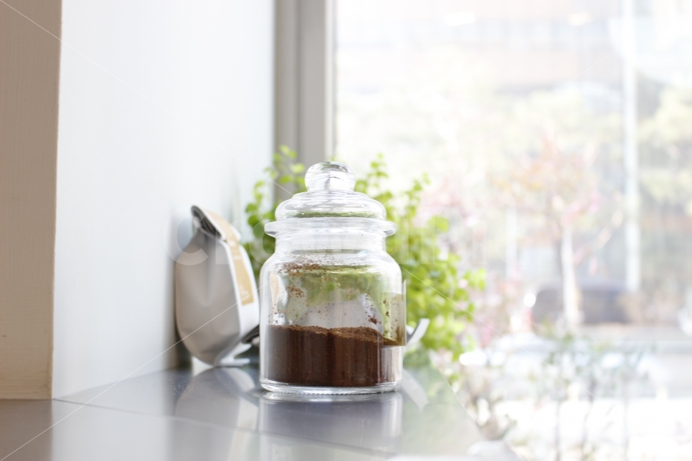 커피,카페,스페셜티,로스터리,인테리어,맛집,coffee,cafe,specialty,roastery,창문,커피향,시향,커피,카페,coffee,cafe