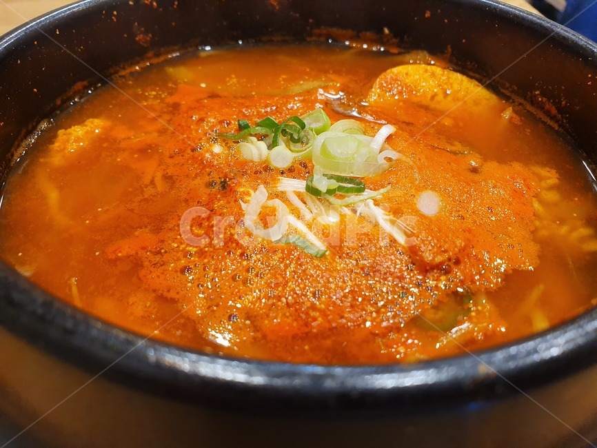 food,음식,요리,식사,meal,사발,bowl,dish,알탕,찌개,한국음식,매운음식,뚝배기,음식,식재료,요리,food,cook,meal,dishes,food reserves