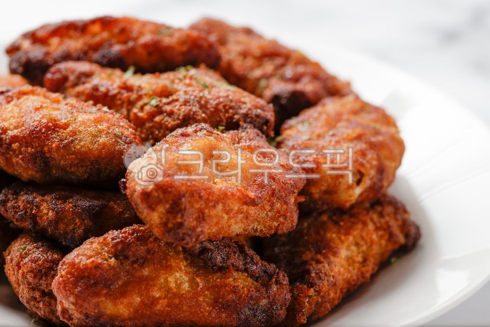 chicken,Chicken dishes,cook,air fry,chicken stick,plate,bowl,delicious,food,meal,Korean food,ingredients,cooking,fried chicken,chicken wings