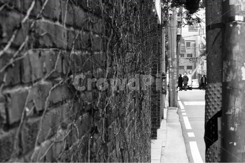 감성,흑백,골목,서울,여유,골목길,alley,흑백,모노톤,monochrome,black and white,path,통로,asphalt,아스팔트
