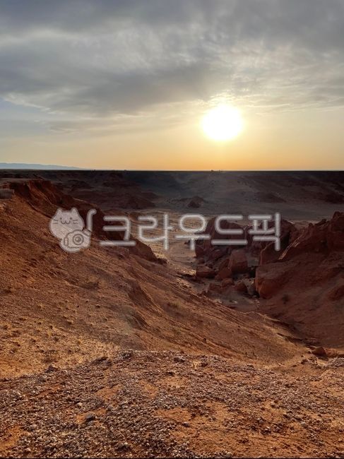 사막일몰,몽골,자연풍경,붉은협곡,황무지뷰