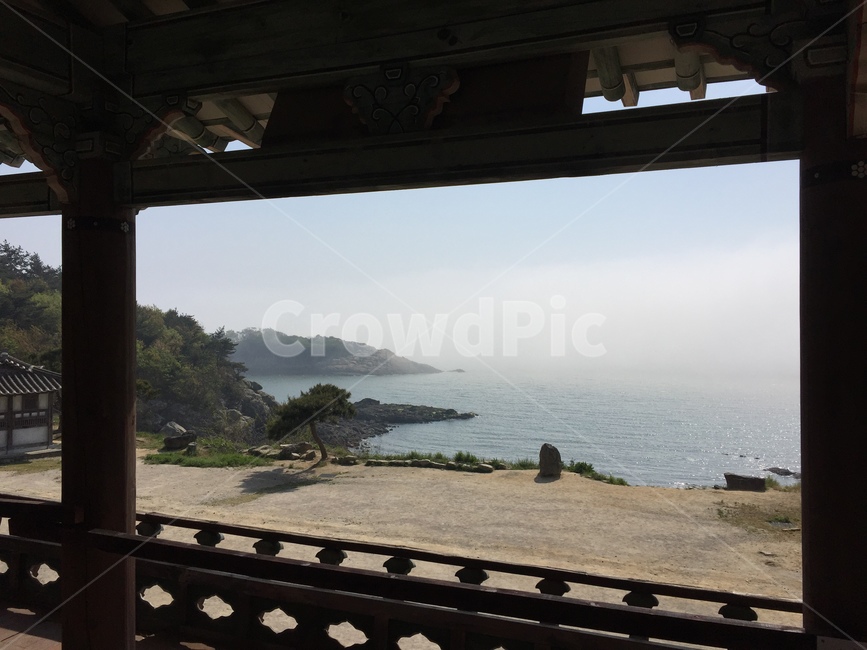 바다,자연풍경,사찰,산,절,자연,풍경,nature,landscape,한국자연풍경,한국자연경관,korea nature landscape,한국전통,한국문화,korean traditional,korean culture,건축물,건물외관,exterior,building,structure,architecture,construction,patio,안마당,porch,현관,pergola,페르 골라