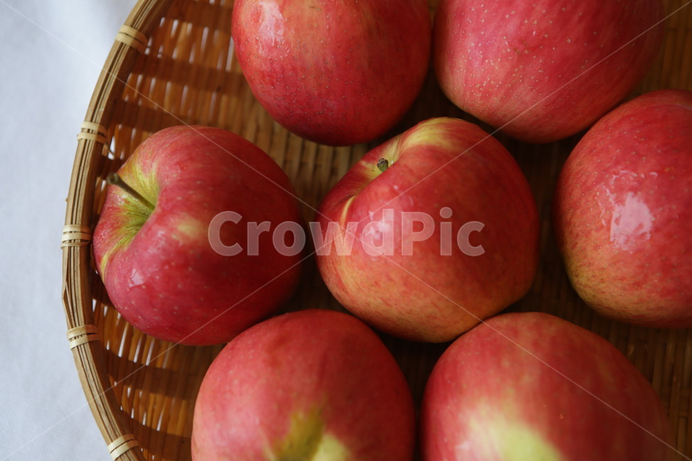 사과,과일,빨강,소쿠리,apple,red,fruit,음식,물,식재료,갈색,추석,brown,명절,명절음식,제사,제사음식,추석음식,설날,새해,가을,가을음식,음식,식재료,요리,food,cook,meal,dishes,food reserves,과일,열매,fruit