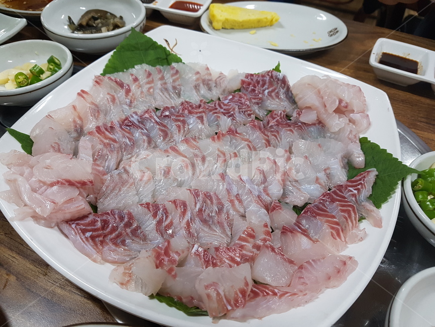 일식,음식,자연산,회,긴꼬리벵에돔,food,생선회,음식,식재료,요리,food,cook,meal,dishes,food reserves,수산물,해산물,fishery products,seafood