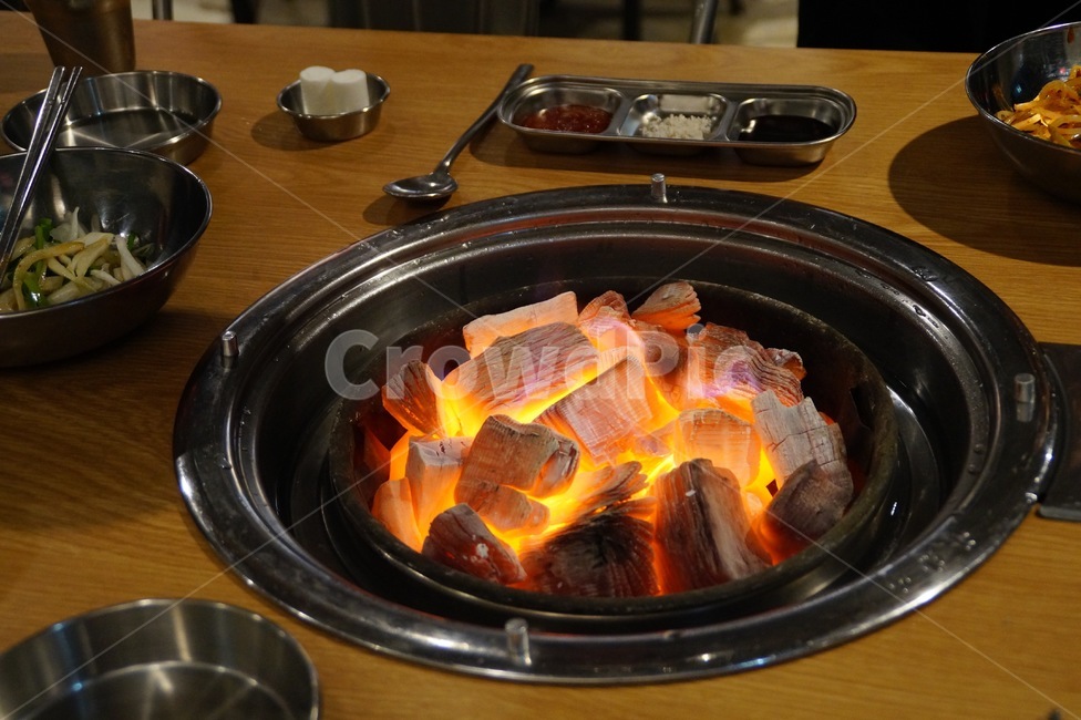 숯,숯불,구이,활활,타오르는,숯불고기