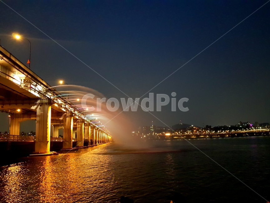 hanriver,banpo,fountain,river,water,한강,반포대교,분수,무지개분수,물,야경,밤,풍경,nightscape,night,landscape,도시,city,한국도시풍경,한국도시경관,korea cityscape,waterfront,워터 프론트,building,건물