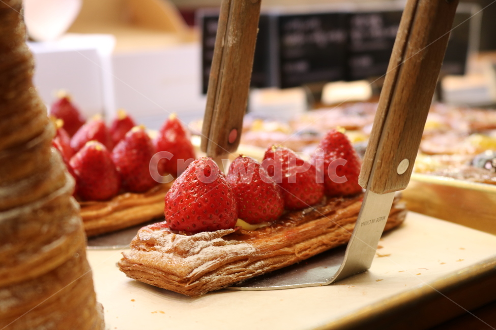 딸기,strawberry,디저트,dessert,pastry,fruitdessert,tart,타르트,과일타르트,fruittart,food,음식,먹음직한,맛있는,커피,coffee,cafe,카페,restaurant,레스토랑,티타임,여유,따뜻한,음식,식재료,요리,food,cook,meal,dishes,food reserves,디저트,간식,후식,dessert,snack