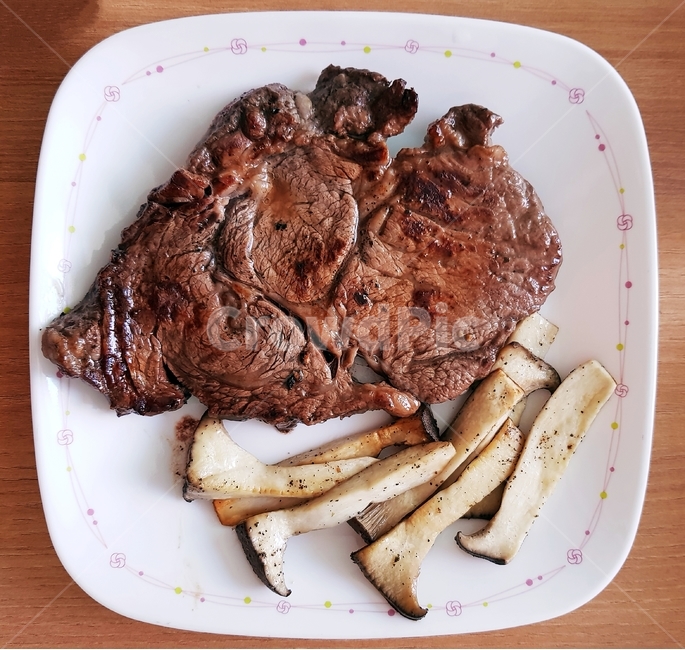 음식,스테이크,소고기,플레이팅,요리,dish,meal,steak,cooking,음식,식재료,요리,food,cook,meal,dishes,food reserves,육류,고기,meat