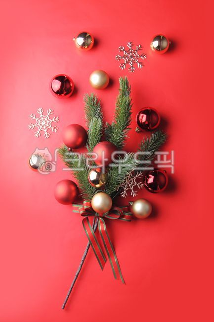 크리스마스,파티,배경,오너먼트,벨벳,화이트,눈꽃모양,리본,장식,장식품,카피공간,오브젝트,연말파티,공,골드,레드,빨강,빨간색,고급스러운,반짝이는,테마배경,accessories,부속품,메리크리스마스,성탄절,merry christmas