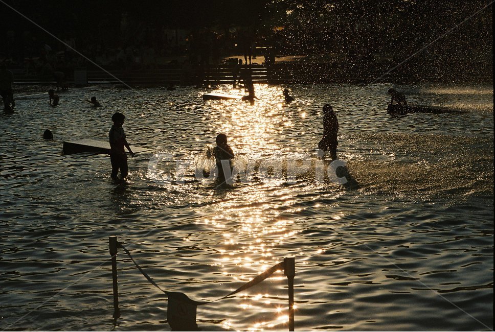 human,인간,person,사람,윤슬,노을,일몰,sunset,물놀이,어린아이,실루엣,그림자,silhouette,shadow,인물실루엣,사람실루엣,character silhouette,human silhouette