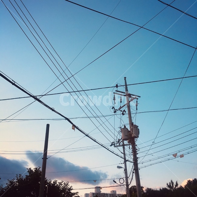 utilitypole,전신주,cable,케이블,powerlines,전력선,electrictransmissiontower,송전탑,전봇대,하늘풍경,에너지산업,energy industry