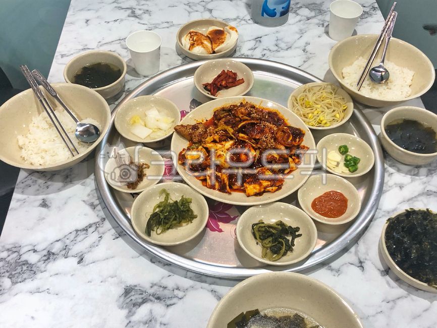 상차림,음식,반찬,식재료,food,cook,한상차림,백반,한국밥상,밥상,한국음식,한국요리,한식,가정식백반,콩나물,쟁반,koreandishes,식사,시골밥상,나물,채식