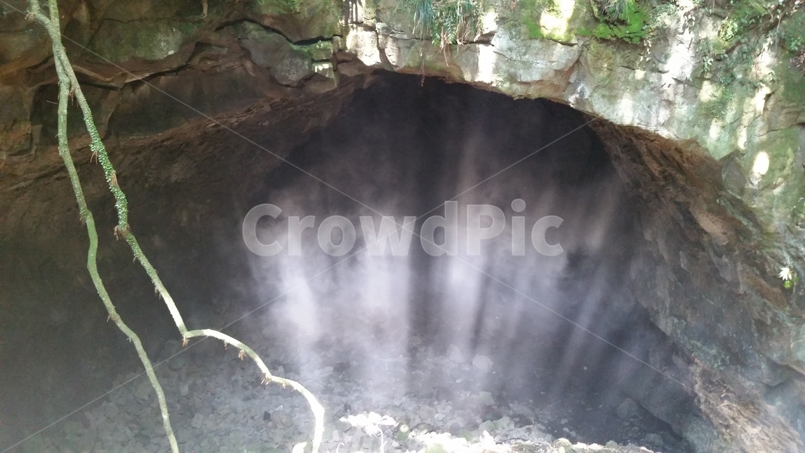 제주만장굴,만장굴입구,빛,증기,연기,신비한