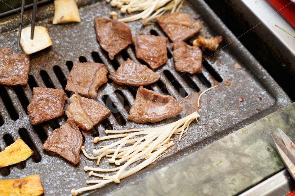먹방,음식,보양식,보양,구이,안주,소주안주,먹거리,건강,원기회복,술안주,소고기,고기,육류,식감,육즙,음식,식재료,요리,food,cook,meal,dishes,food reserves,육류,고기,meat,한식,한국음식,한국요리,korean food,korean dishes,korean meal,korean cook