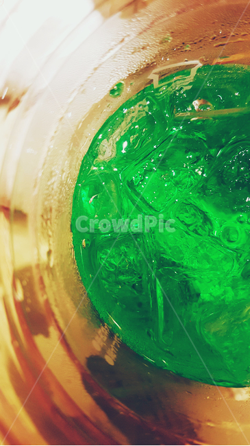 메론소다,음료수,탄산음료,멜론소다,탄산,음식,액체,음료,얼음,시원,초록