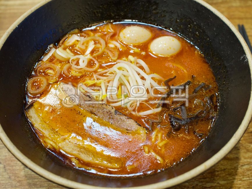 라멘,라면,아카라멘,아시아음식,아시아,일본음식,일본,국물,매운음식,돼지고기,채소,매추리알,음식,배경,ramen,akaramen,asianfood,asia,japanesefood,japan,soup,spicyfood,pork,vegetable,macquarieegg,food,background,일본라면,japaneseramen,요리,cooking,숙주나물,bowl,사발,meal,식사,음식,식재료,요리,food,cook,meal,dishes,food reserves