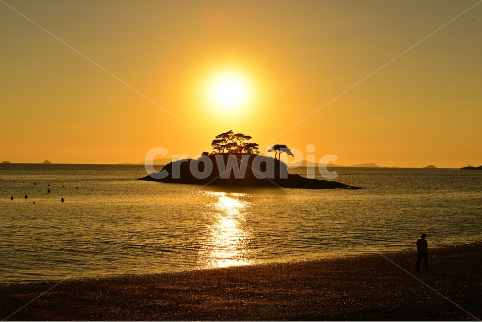 human,인간,person,사람,light,빛,flare,플레어,nature,자연,outdoors,옥외,water,물,shoreline,해안선,sea,바다,sunlight,햇빛,redsky,붉은하늘,sunset,일몰,dusk,황혼,sky,하늘,부안,솔섬,솔섬일몰,해넘이