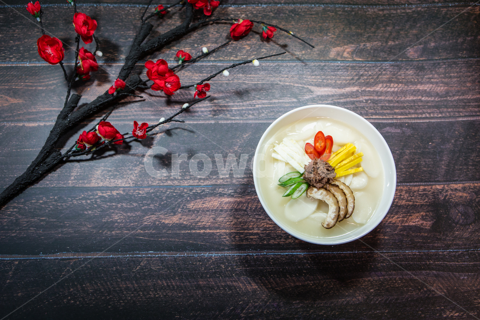 떡국,설날,설,명절,매화,지단,한국전통,한국문화,korean traditional,korean culture,음식,식재료,요리,food,cook,meal,dishes,food reserves,한식,한국음식,한국요리,korean food,korean dishes,korean meal,korean cook