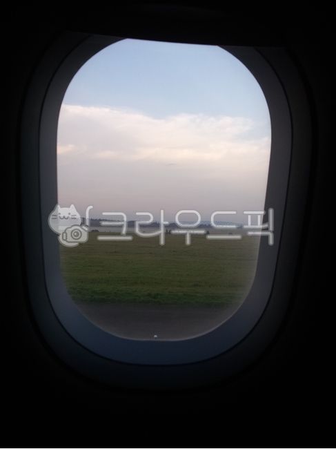 창문,아프리카초원,window,비행기,airplane,아프리카,활주로