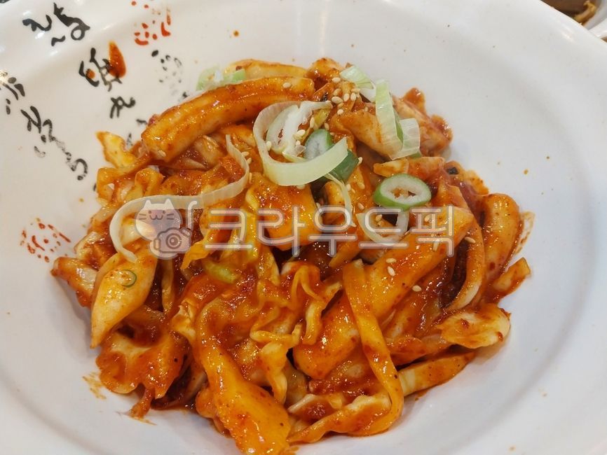 오징어덮밥,오징어,오징어볶음,덮밥,food,음식,plate,그릇