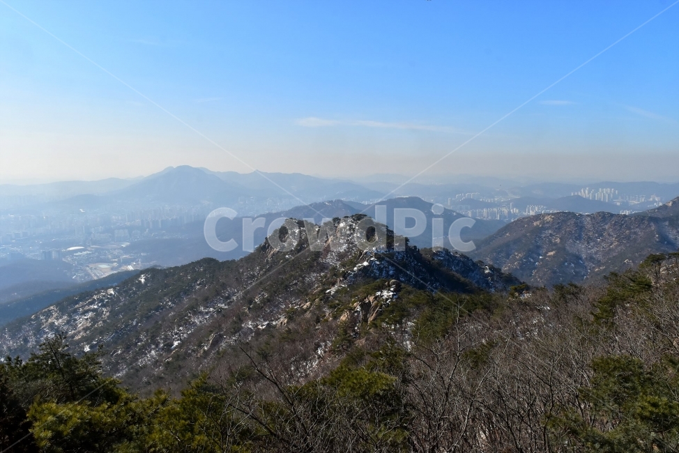 관악산,풍경,겨울,자연,눈,스포츠,등산,산행,nature,snow,겨울풍경,느낌,아름다운,신비로운,경이로운,기암,바위,암봉,암릉,다큐,필,힐링,명산,landscape,winter,season,트레킹,100대명산,인기명산,조망,전망,정부청사,6봉,수목원능선,바윗길,암릉길,명품송,소나무,한국자연풍경,한국자연경관,korea,관양능선,팔봉능선,국기봉,겨울,계절,winter,season,자연,풍경,nature,landscape,한국자연풍경,한국자연경관,korea nature landscape,outdoors,옥외,mountain,산,mountain range,산맥,slope,경사