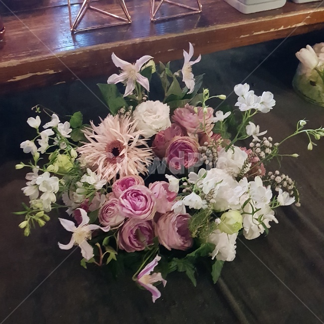 flowerarrangement,flowerbouquet,flower,flowerwreath,frenchstyle,florist,꽃,꽃꽂이,플라워리스,꽃장식,꽃리스,프렌치부케,프렌치스타일