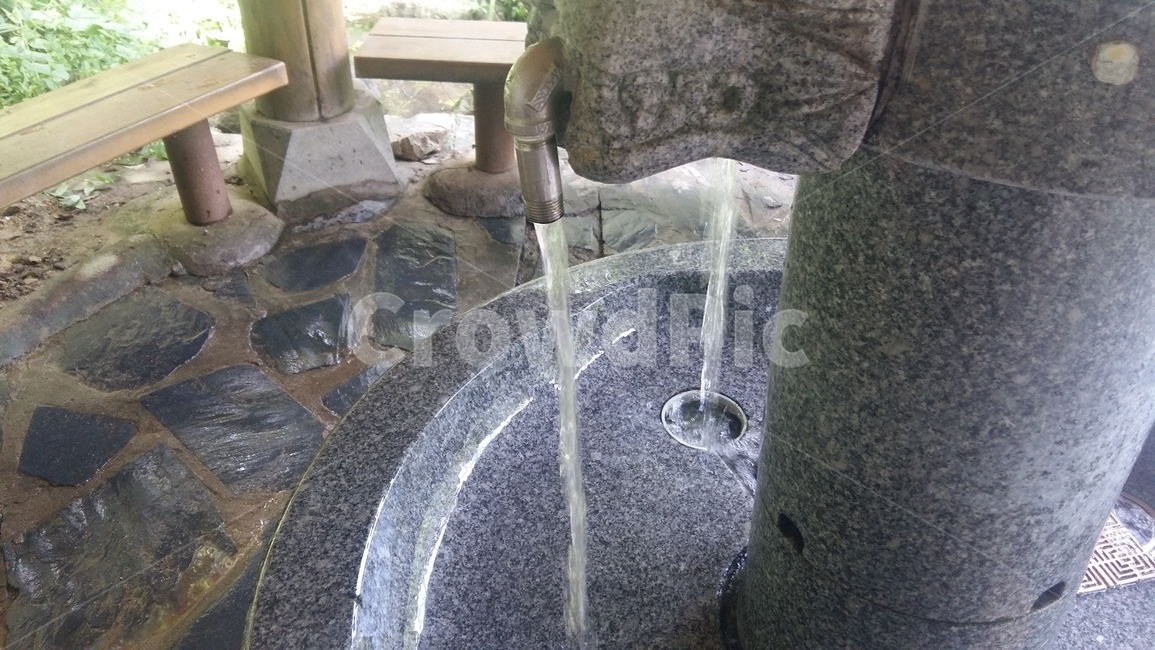 물,약수터,벤치,약수,낙수,조각상,동상,석상,조형물,statue,bronze statue,stone statue