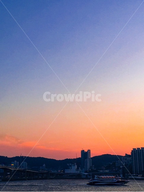 nature,자연,outdoors,옥외,황혼,dusk,노을,sunset,일몰,석양,해질녘,boat,보트,유람선,크루즈,cruise