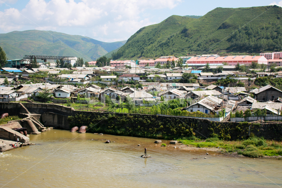 nature,물,scenery,자연,outdoors,옥외,water,강,압록강,낚시,집,북조선,북한,마을,도시,전경,풍경,조선,국경,혜산,장백,혜산시,장백산