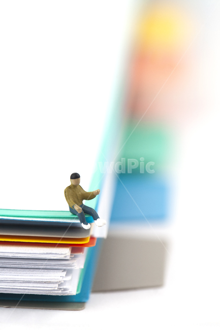 노트,공책,컬러풀,화이트,흰색,백그라운드,배경,문구류,비즈니스,생활,라이프스타일,스쿨,학교,과제,숙제,컨셉,아이디어,오브젝트,파일,인덱스,사무용품,문구,서류,목차,종이,페이퍼,서류뭉치,오피스,화일,바인더,작업,데이터,라벨,리포트,서류더미,미니어처,남자,비즈니스맨,피규어,사람,학생,문서,자료,도큐먼트,비즈니스,사업,business,service,work,연출,컨셉,콘셉,direction,concept