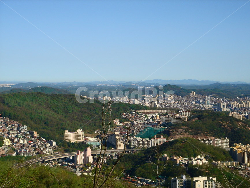 산,하늘,아파트,건물,도시,도심,공존