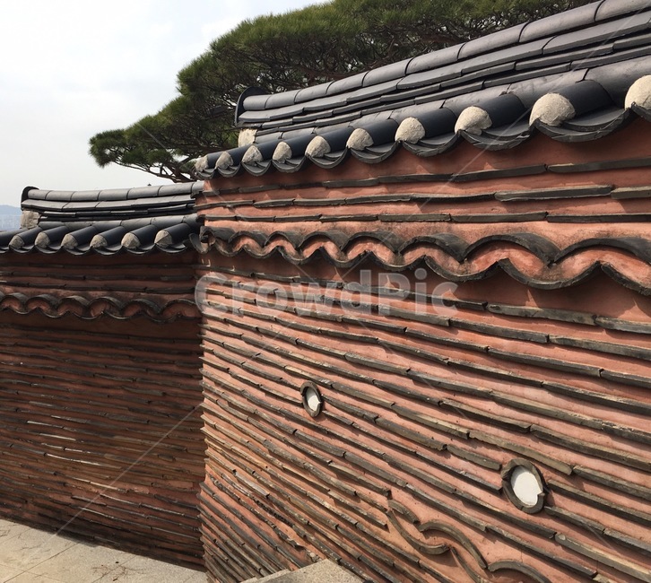 일상,산,배경,이미지,도형,조형물,한국,기와,서울,색깔,색감,오늘,날씨,계절,봄,한국전통,한국문화,korean traditional,korean culture,건축물,건물외관,exterior,building,structure,architecture,construction