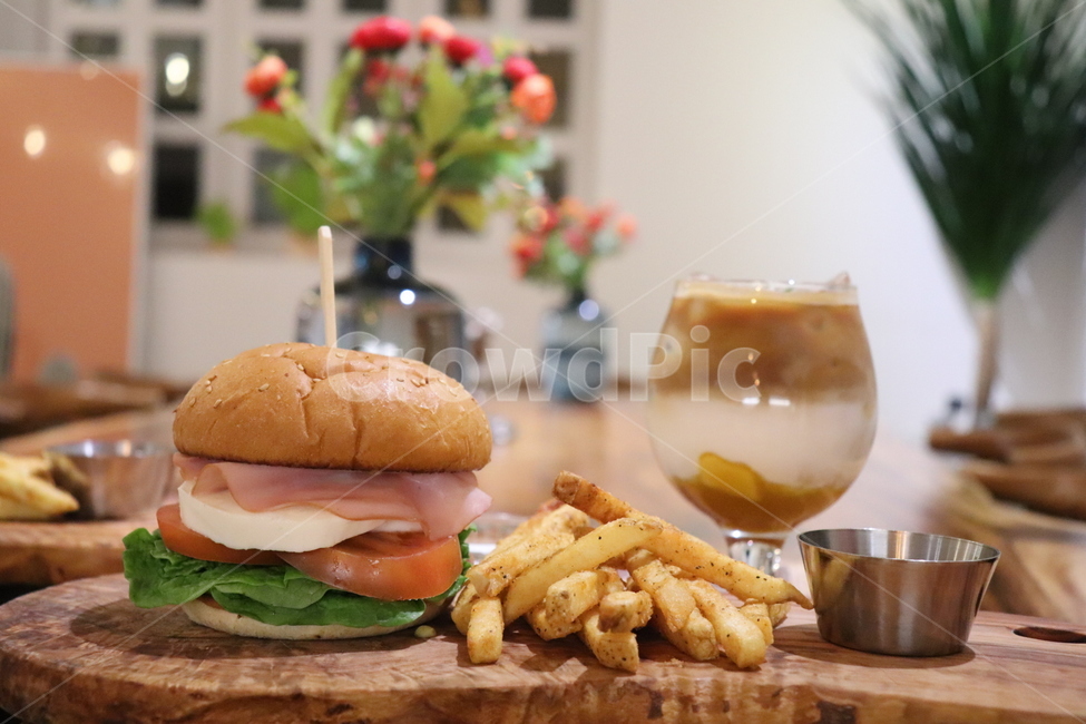 햄버거,분위기,카페,음식,인스턴트,음식,식재료,요리,food,cook,meal,dishes,food reserves,양식,서양음식,서양요리,western food,western dishes,western meal,western cook