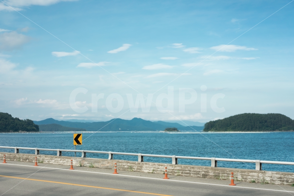 하늘,구름,바다,도로,표지판,산,감성,색감,자연,풍경,nature,landscape,road