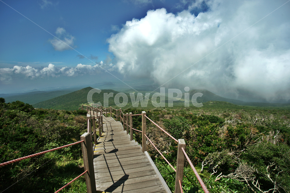 영실,한라산,제주,기암괴석,오백나한,절경,병풍바위,영주십경,자연,풍경,nature,landscape,한국자연풍경,한국자연경관,korea nature landscape,제주도,jeju,jeju island,building,건물,boardwalk,산책로,bridge,다리