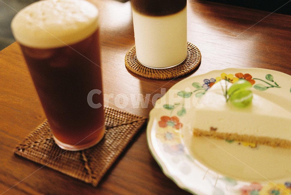 마실것,커피,치즈케이크,그릇,코스터,카페,디저트,간식,후식,dessert,snack,커피,카페,coffee,cafe