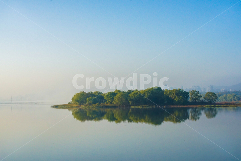 호수,저수지,계절,가을,안개,물안개,새벽,여명,자연,풍경,nature,landscape,water,물,outdoors,옥외,land,땅,ocean,대양,sea,바다,shoreline,해안선