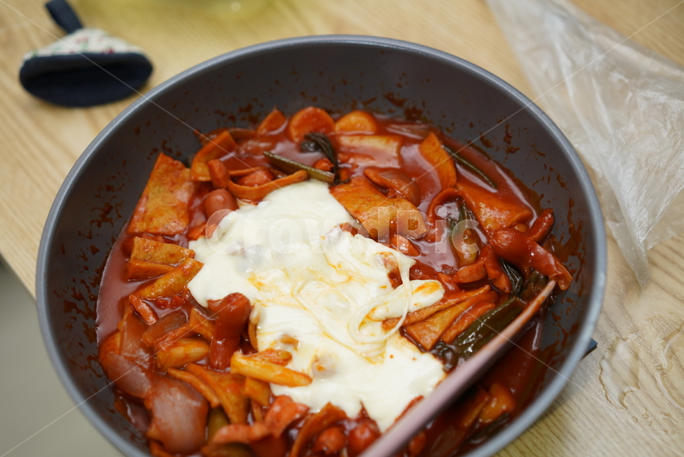 떡볶이,치즈,간식,먹거리,분식,후라이팬,한식,햄,요리,bowl,사발,food,음식,meal,음식,식재료,요리,food,cook,meal,dishes,food reserves,한식,한국음식,한국요리,korean food,korean dishes,korean meal,korean cook