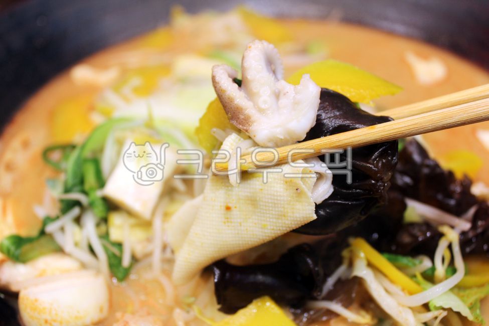 마라탕,마라탕면,주꾸미,쭈꾸미,두부,숙주,dish,요리,food,음식,식사,meal,bowl,사발