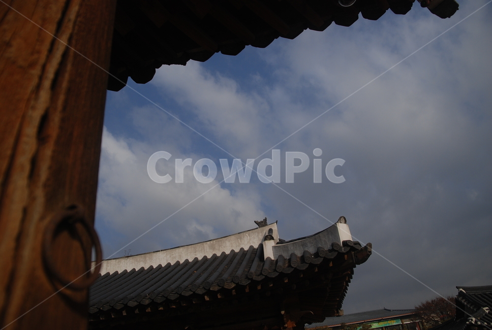 수원,화성,고택,기와,한옥,전통,가옥,하늘,구름,기둥,suwon,traditional,korean,house,building,sky,cloud,한국전통,한국문화,korean traditional,korean culture,건축물,건물외관,exterior,building,structure,architecture,construction