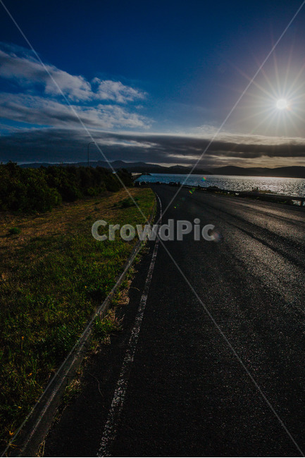 호주,타즈매니아,australia,tasmania,푸른하늘,sky,길,차길,도로,인도,road,carroad,낮은구름,나무,차도,바다,햇빛,해빛,태양,see,sun,hot,아스팔트,자연,풍경,nature,landscape,asphalt,light,빛,flare,플레어
