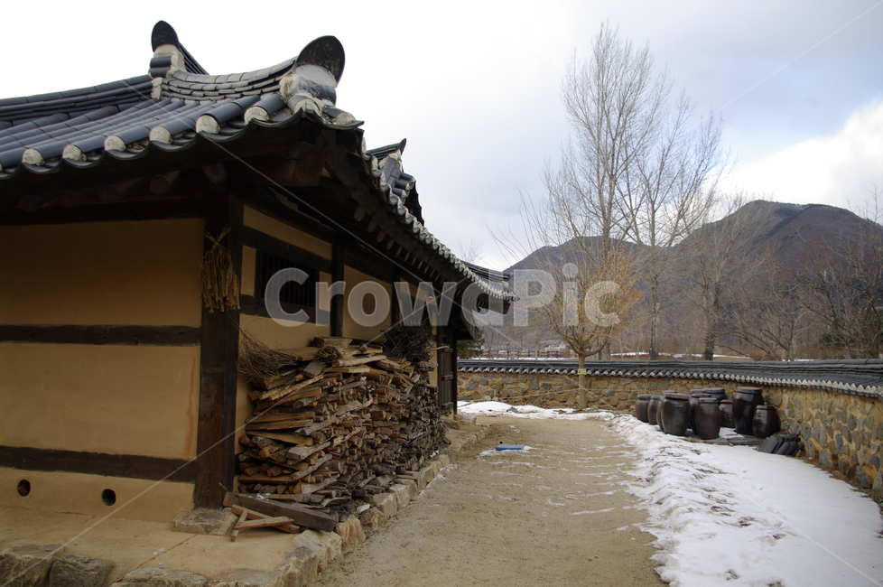 한옥,전통가옥,기와지붕,건축,traditional,겨울,계절,winter,season,한국전통,한국문화,korean traditional,korean culture,건축물,건물외관,exterior,building,structure,architecture,construction
