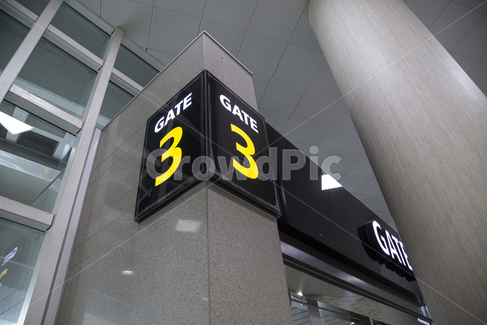 제주공항,게이트,입구,기둥,실내,천장,유리창,3,공항,노란색,글씨,대리석,건물,인테리어