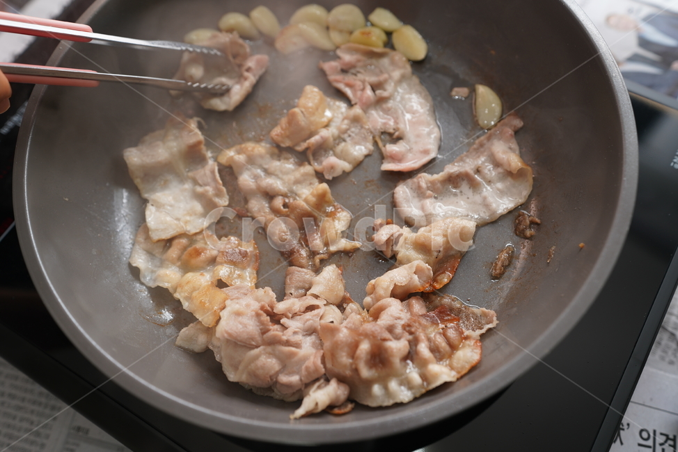 식사,안주,대패삼겹살,삼겹살,고기,육류,육식,한식,먹거리,food,구이,돼지고기
